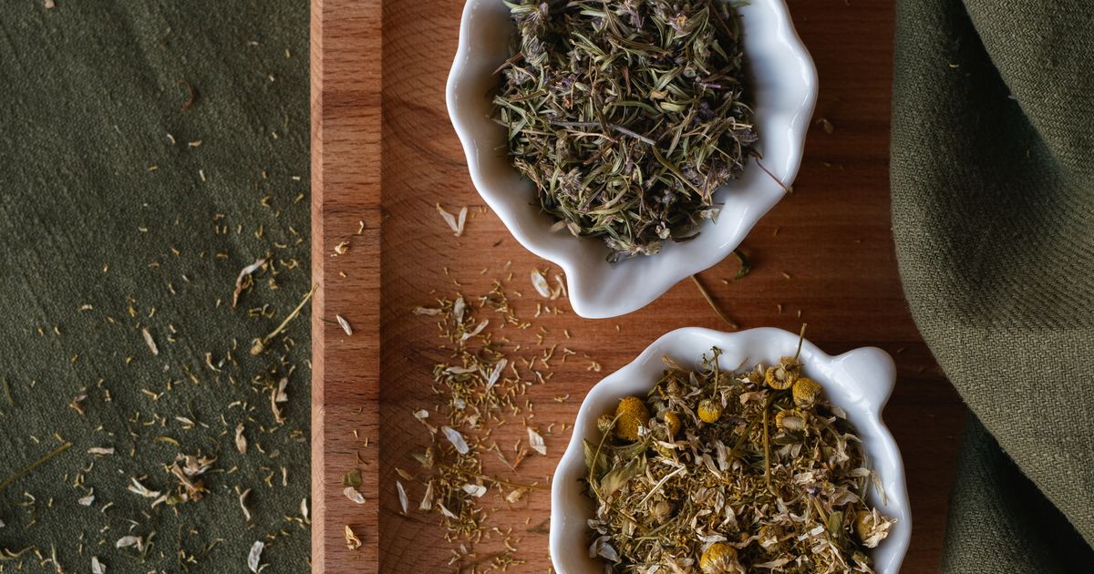 Gymnema sylvestre (gurmár) – egy ájurvédikus kúszónövény levelei és szárított pora