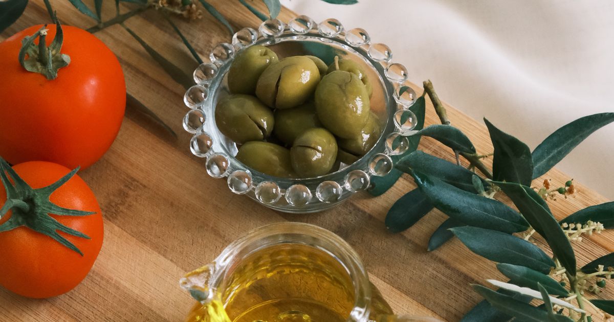 Zinzino BalanceOil – omega-3 és olíva-polifenolokat tartalmazó étrendkiegészítő üvegcse, száraz vércsepp-teszt az omega-6 és omega-3 arányához